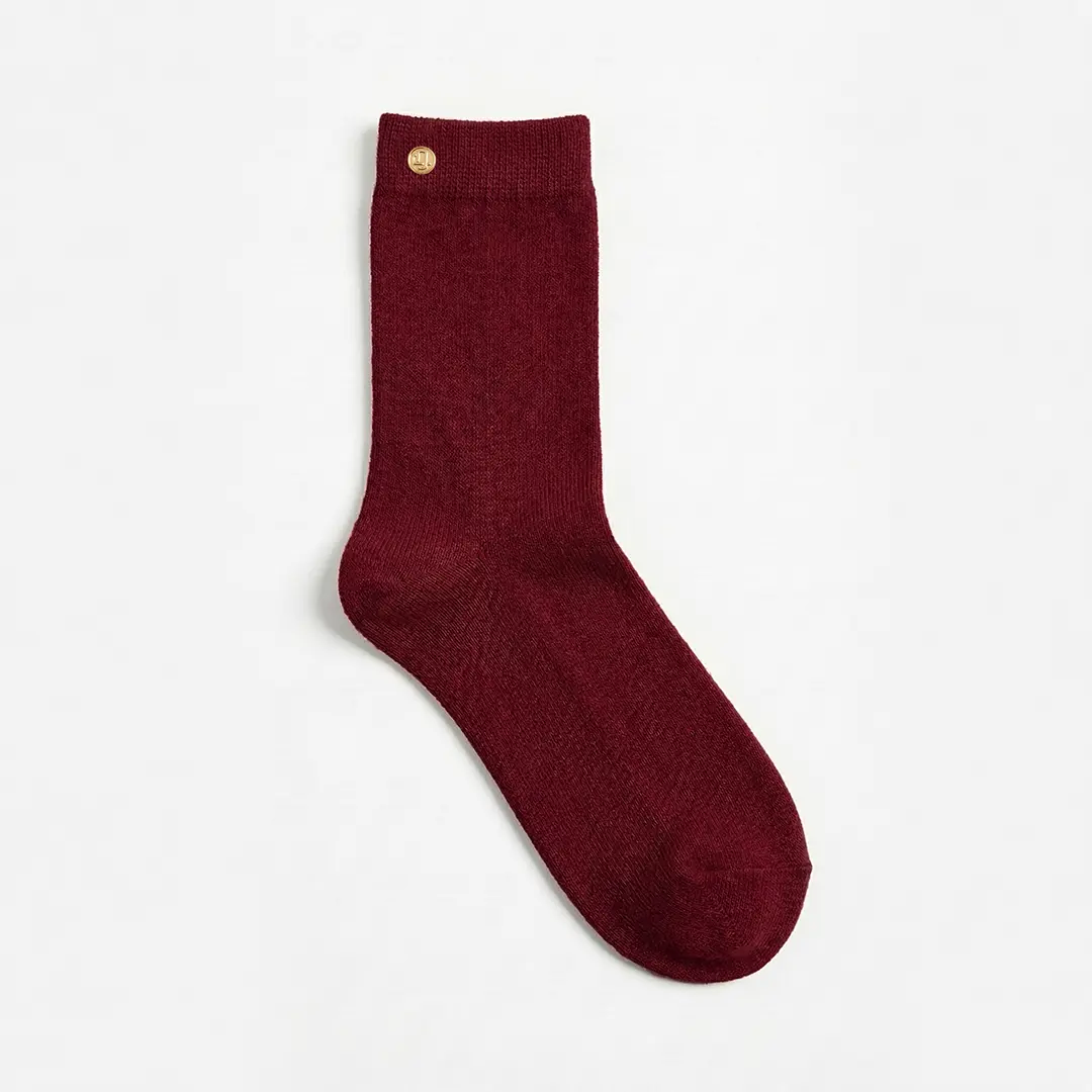 Victoria Classic Cashmere Socks in Burgundy